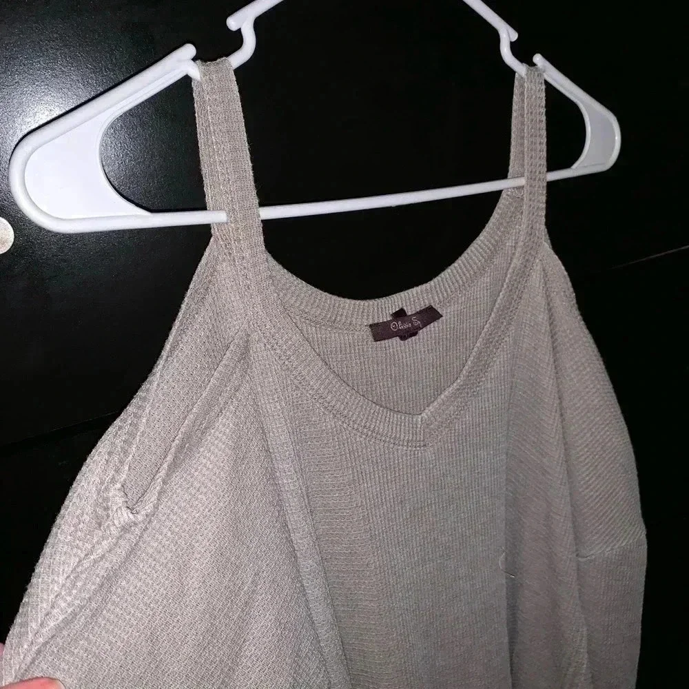 Long Sleeve Shoulder Cut Out Top - Picture 2 of 5